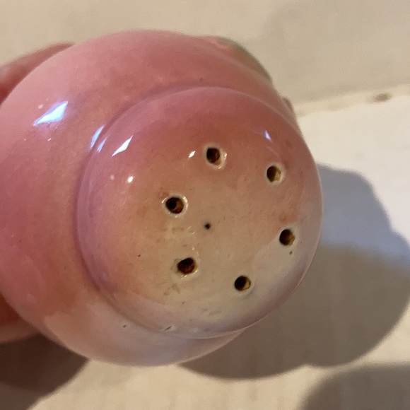 Vintage Hull Sunglow pottery pink salt and pepper shakers - Picture 13 of 14